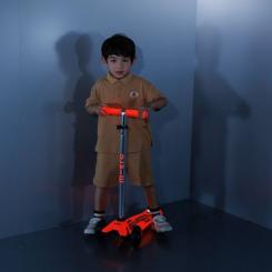 Самокат Micro Maxi Deluxe Glow LED Красная аура Фото 8