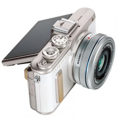 Цифровой фотоаппарат Olympus E-PL8 14-42 mm Pancake Zoom Kit white/silver Фото 5
