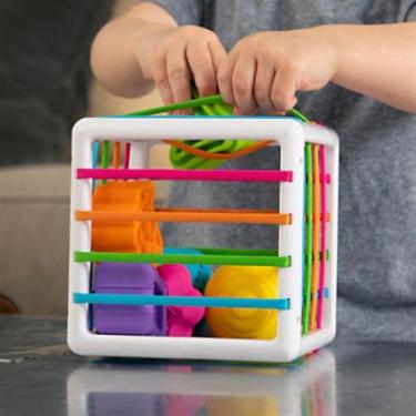 Развивающая игрушка Fat Brain Toys Куб-сортер со стенками-шнурочками InnyBin Фото 3