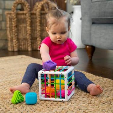 Развивающая игрушка Fat Brain Toys Куб-сортер со стенками-шнурочками InnyBin Фото 5