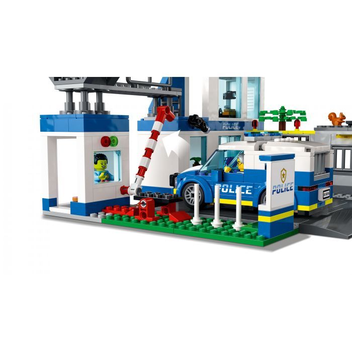 Конструктор LEGO City Поліцейська ділянка 668 деталей Фото 4