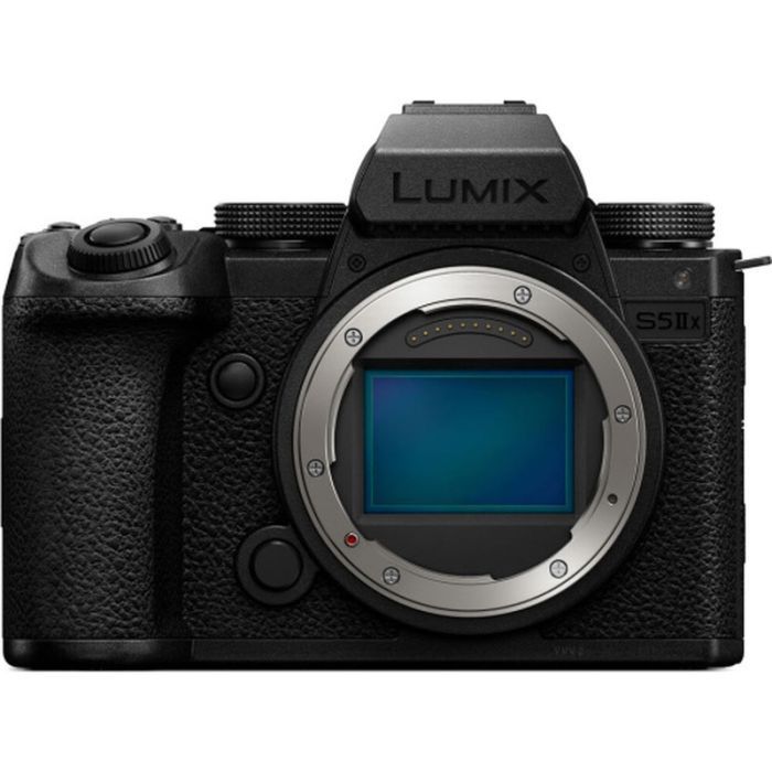 Цифровой фотоаппарат Panasonic Lumix DC-S5 II X Body Фото